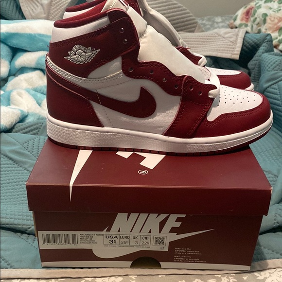 Nike Maroon and White High-Top Sneakers Air Jordan 1 retro high og gs